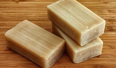 skalbimo muilas, skirtas išvalyti organizmą nuo parazitų